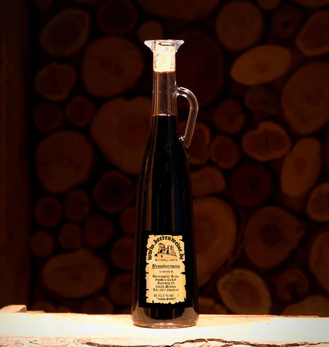 Brombeerwein 0,75 Liter Amphore
